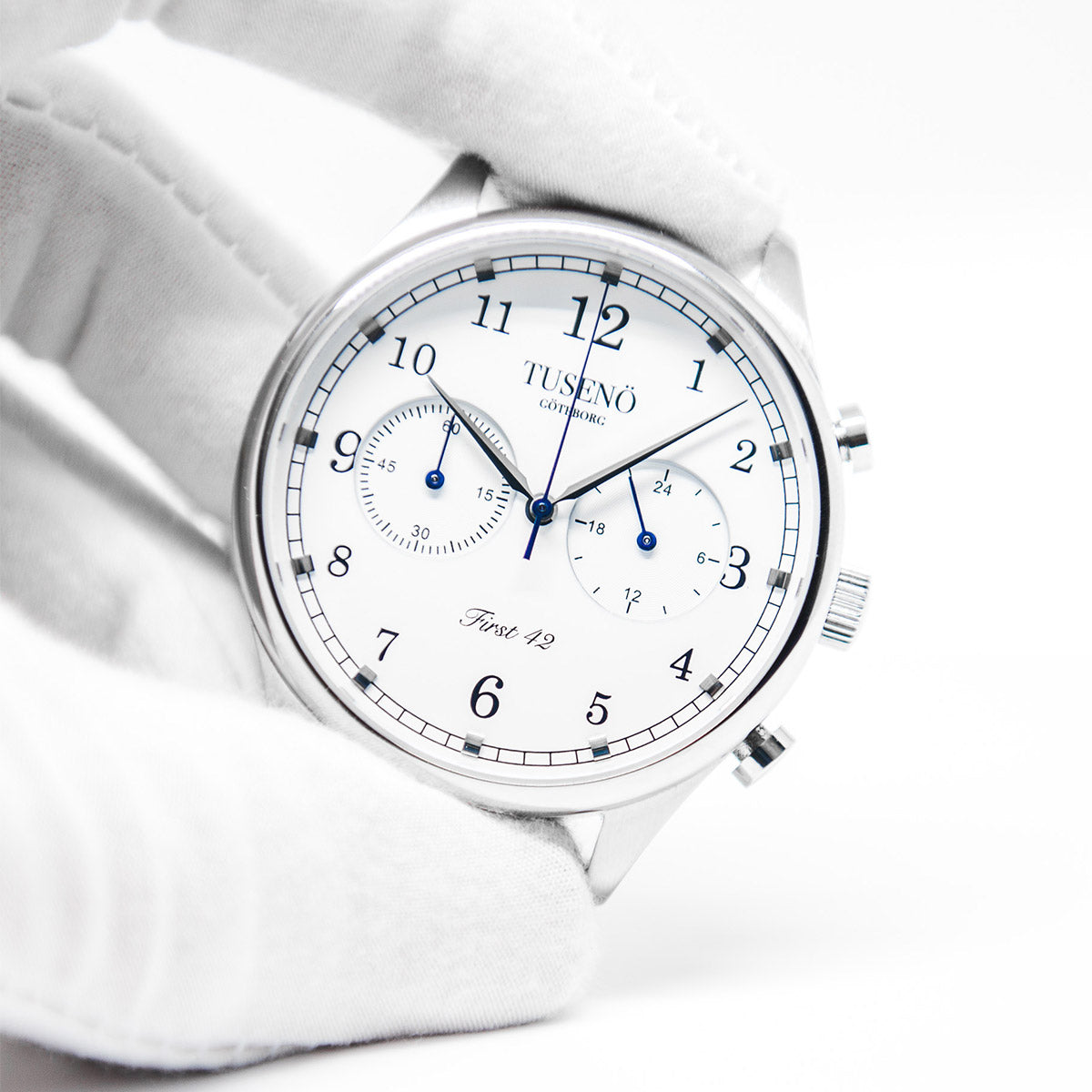 Seiko VK64 / Mecha quartz / Hybrid Movement Tusenö, automatic watches